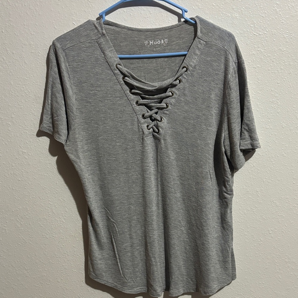 Mudd Heather Gray Lace-Up V-Neck Short Sleeve Tee